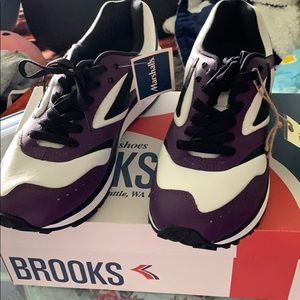 Brooks Men’s Running Shoes Size 10 NIB